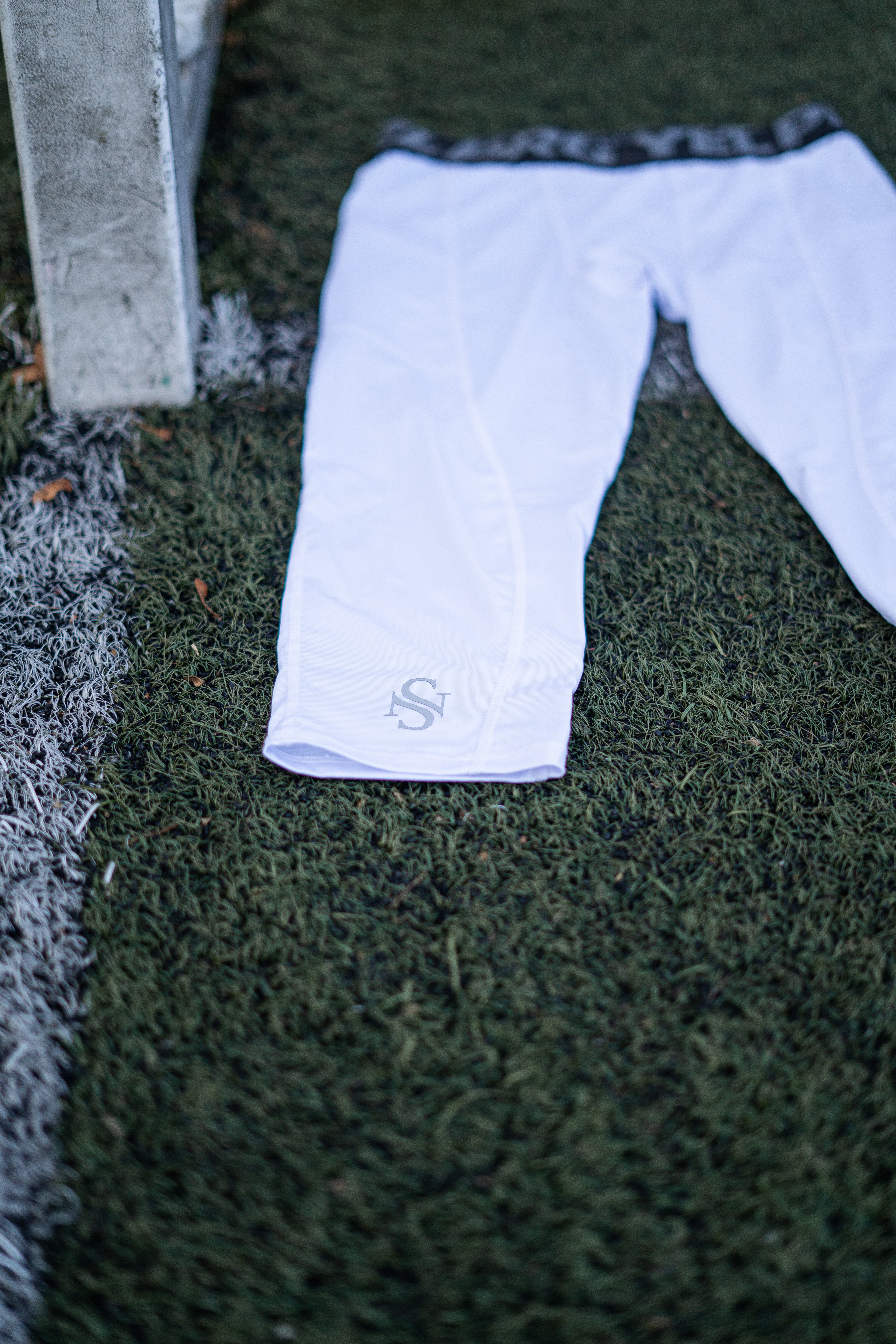 Cache Awra Blanc Pur – Légèreté et Visibilité par SN PRO®